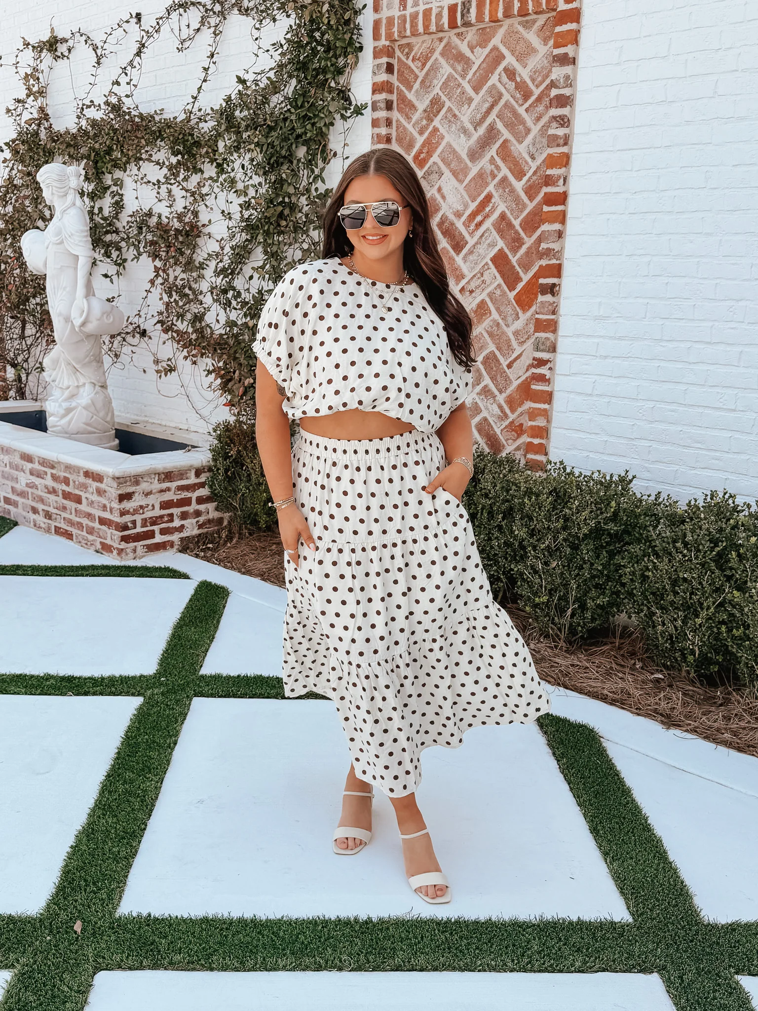 Courtyard Brunch Set in Cream - Image 2