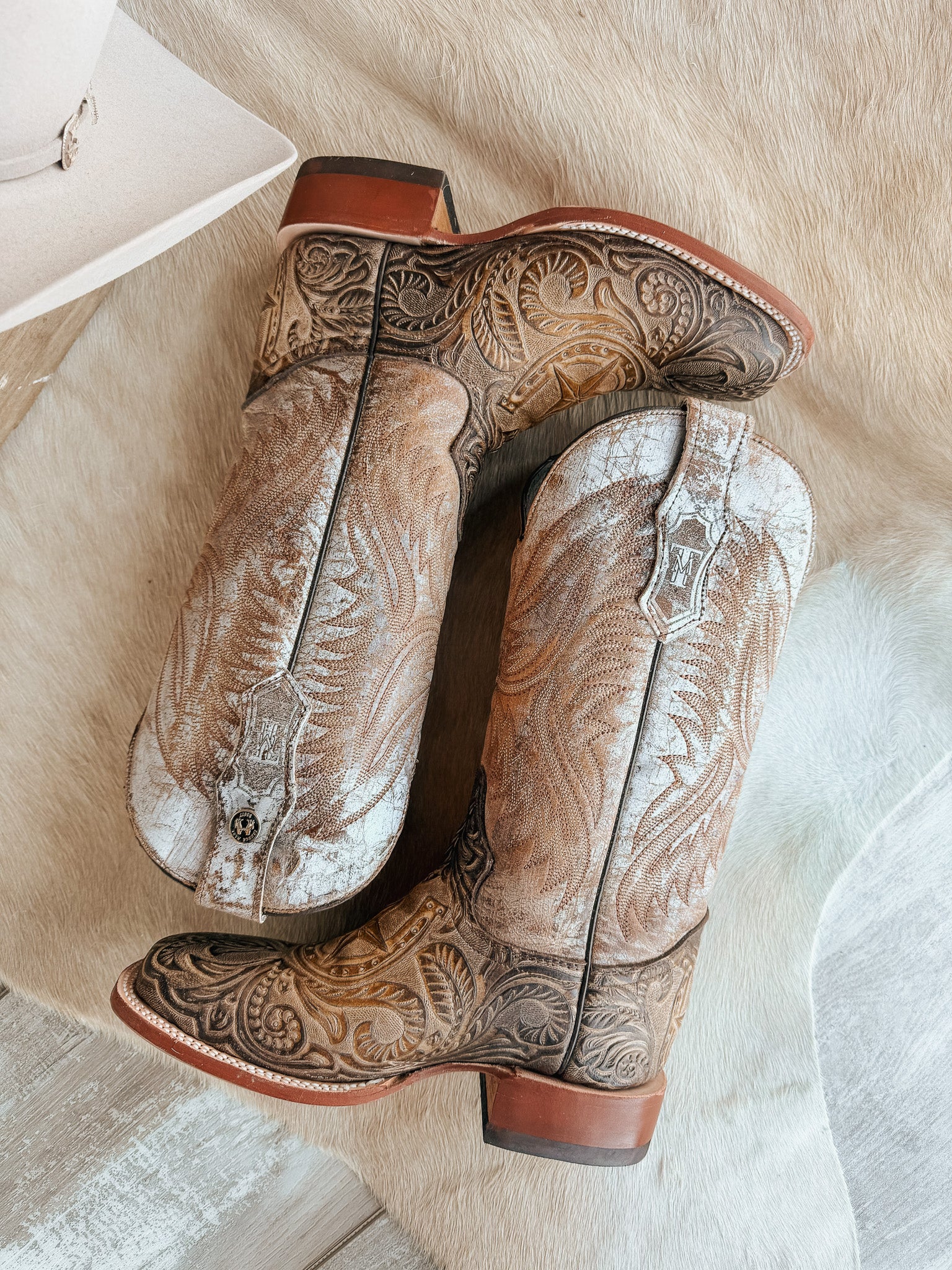 Tanner Mark Women's Mocha Chino Tooled Horseshoe Boots - Image 12