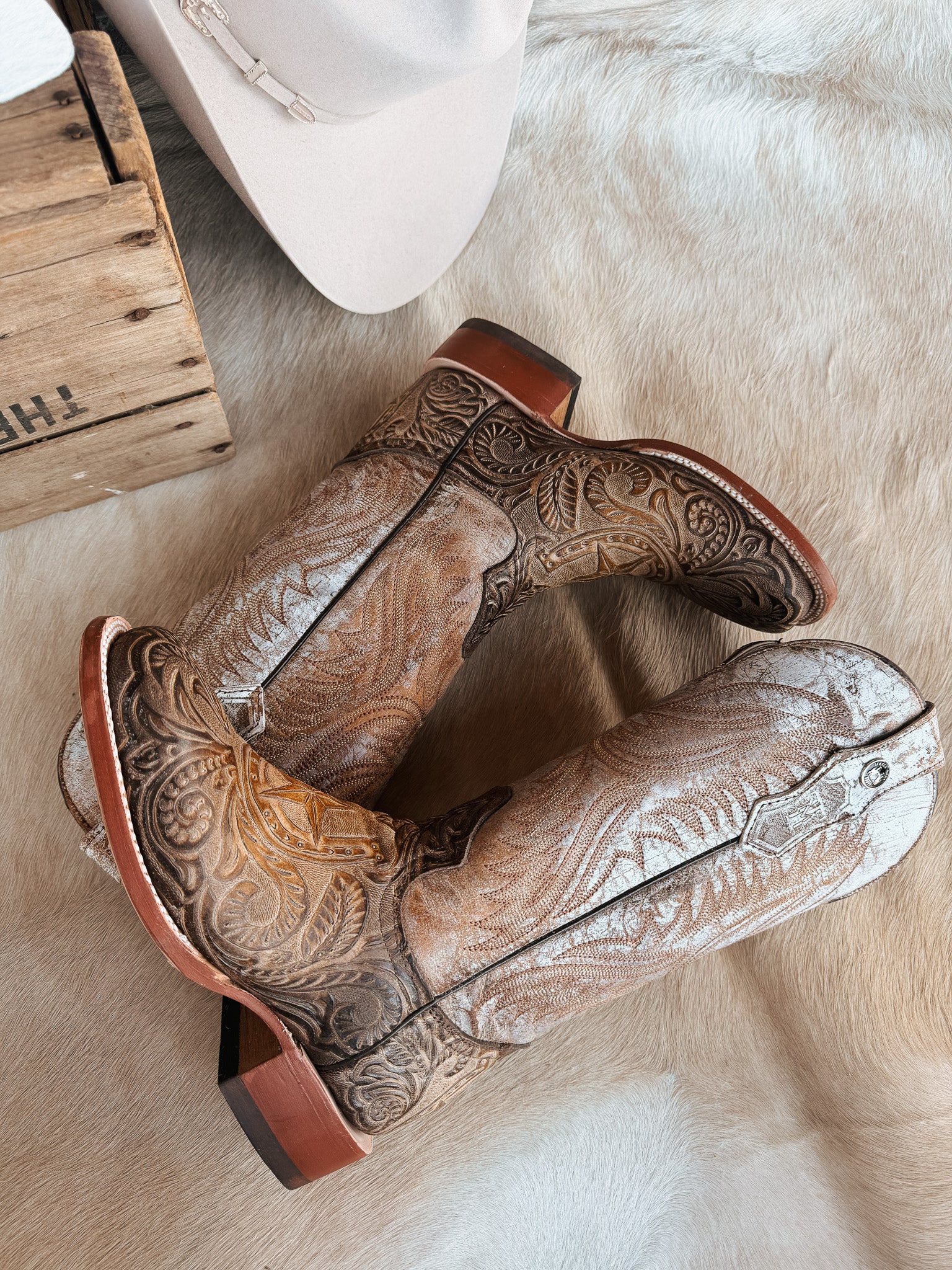 Tanner Mark Women's Mocha Chino Tooled Horseshoe Boots - Image 3