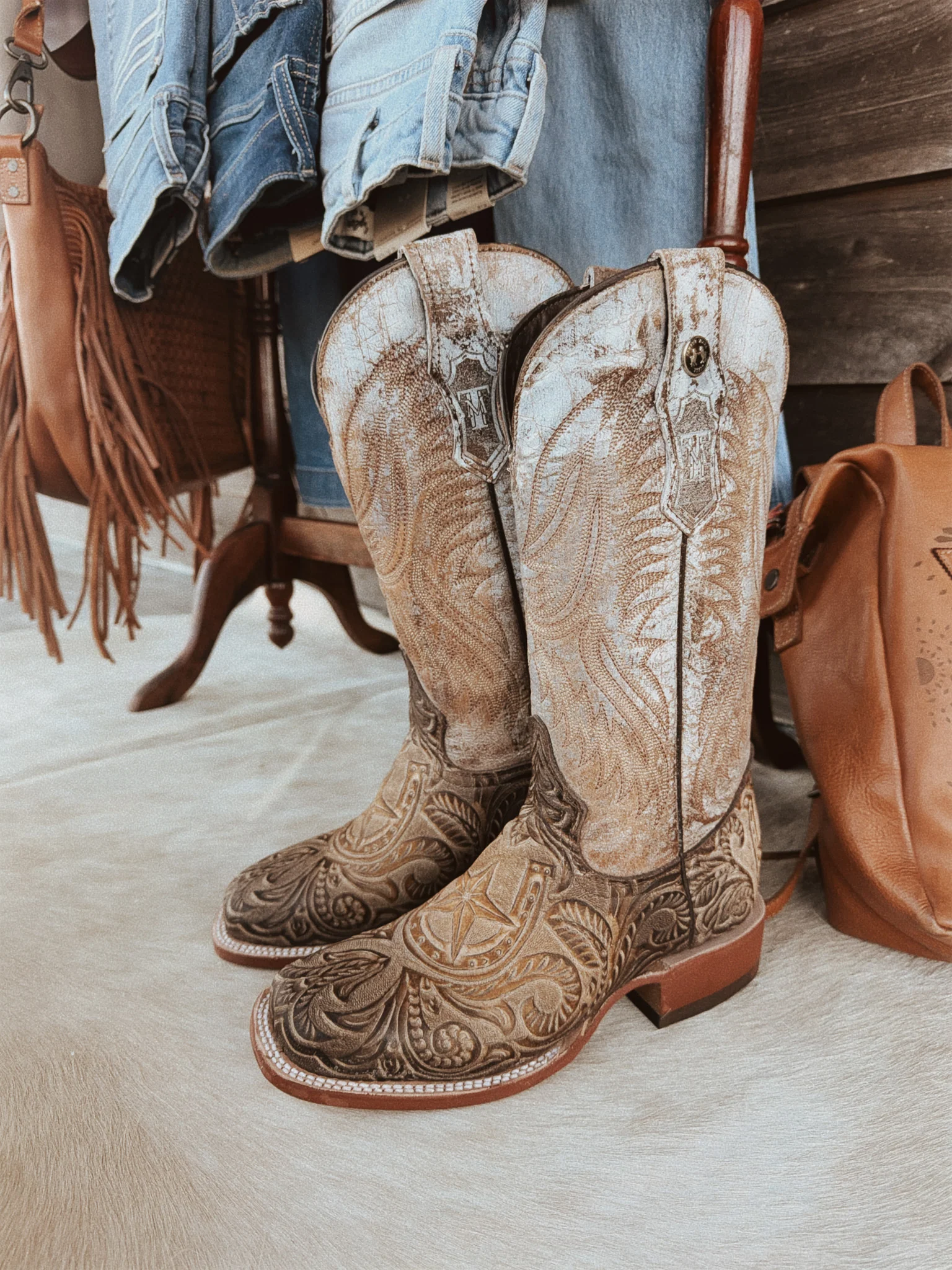 Tanner Mark Women's Mocha Chino Tooled Horseshoe Boots - Image 4