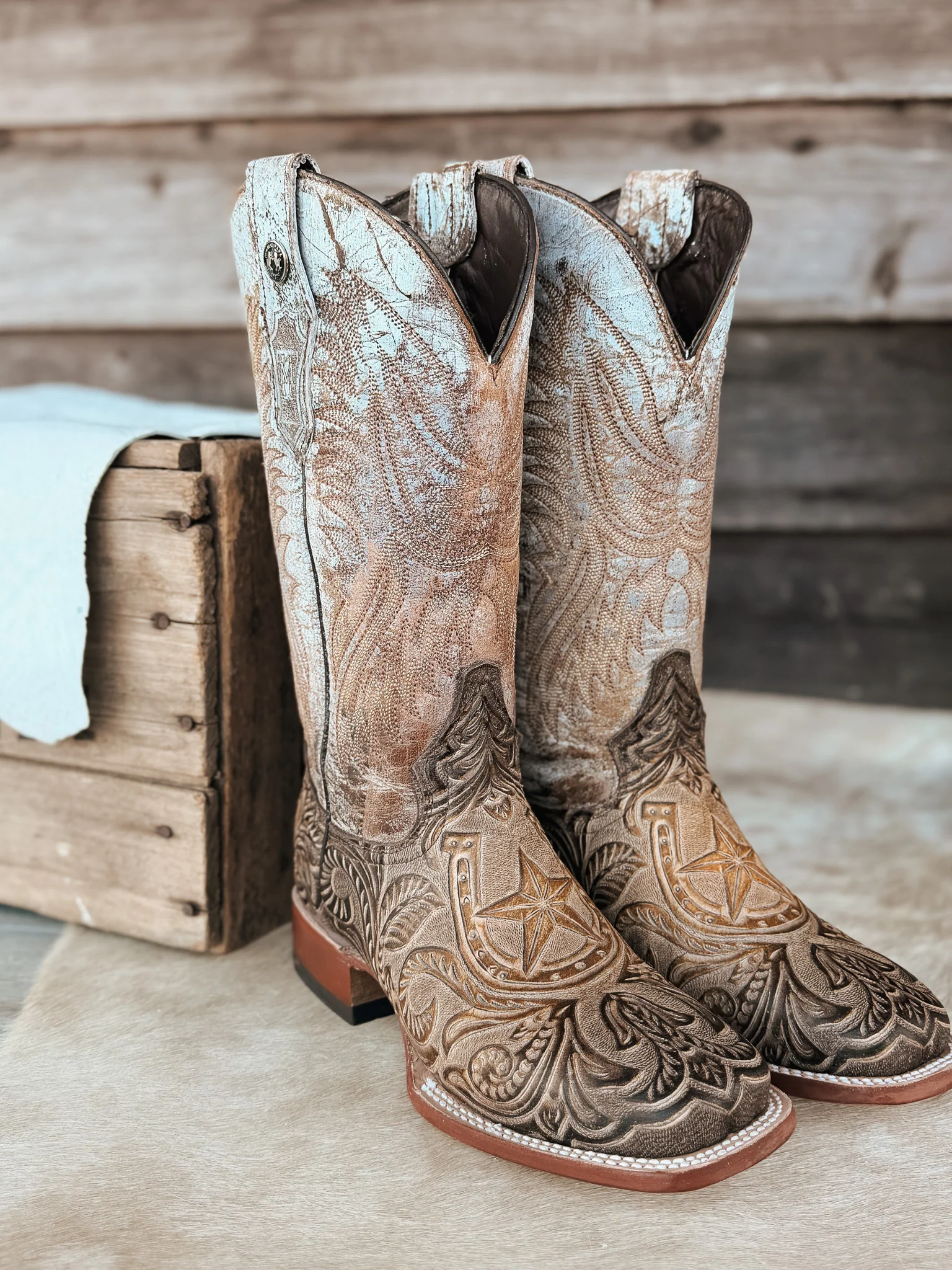 Tanner Mark Women's Mocha Chino Tooled Horseshoe Boots - Image 7