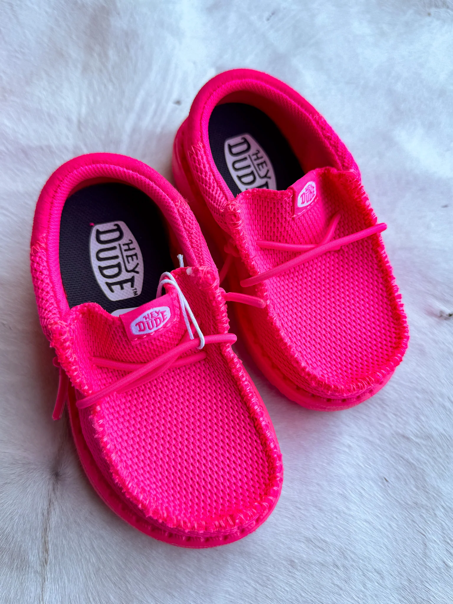 Hey Dude Wally Youth Funk Mono Electric Pink - Image 7