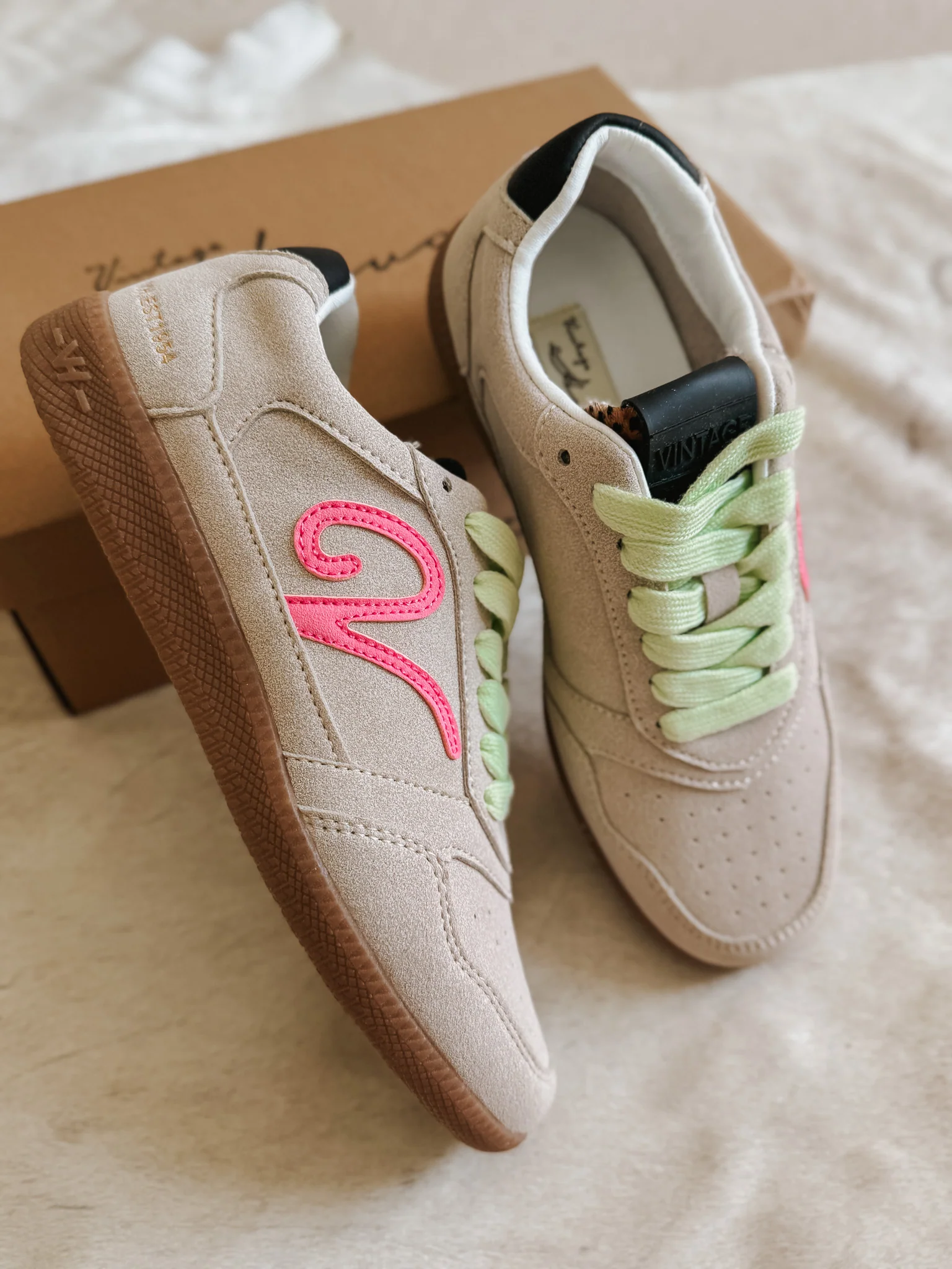 Vintage Havana Whiz 4 Taupe Leopard Sneakers - Image 5