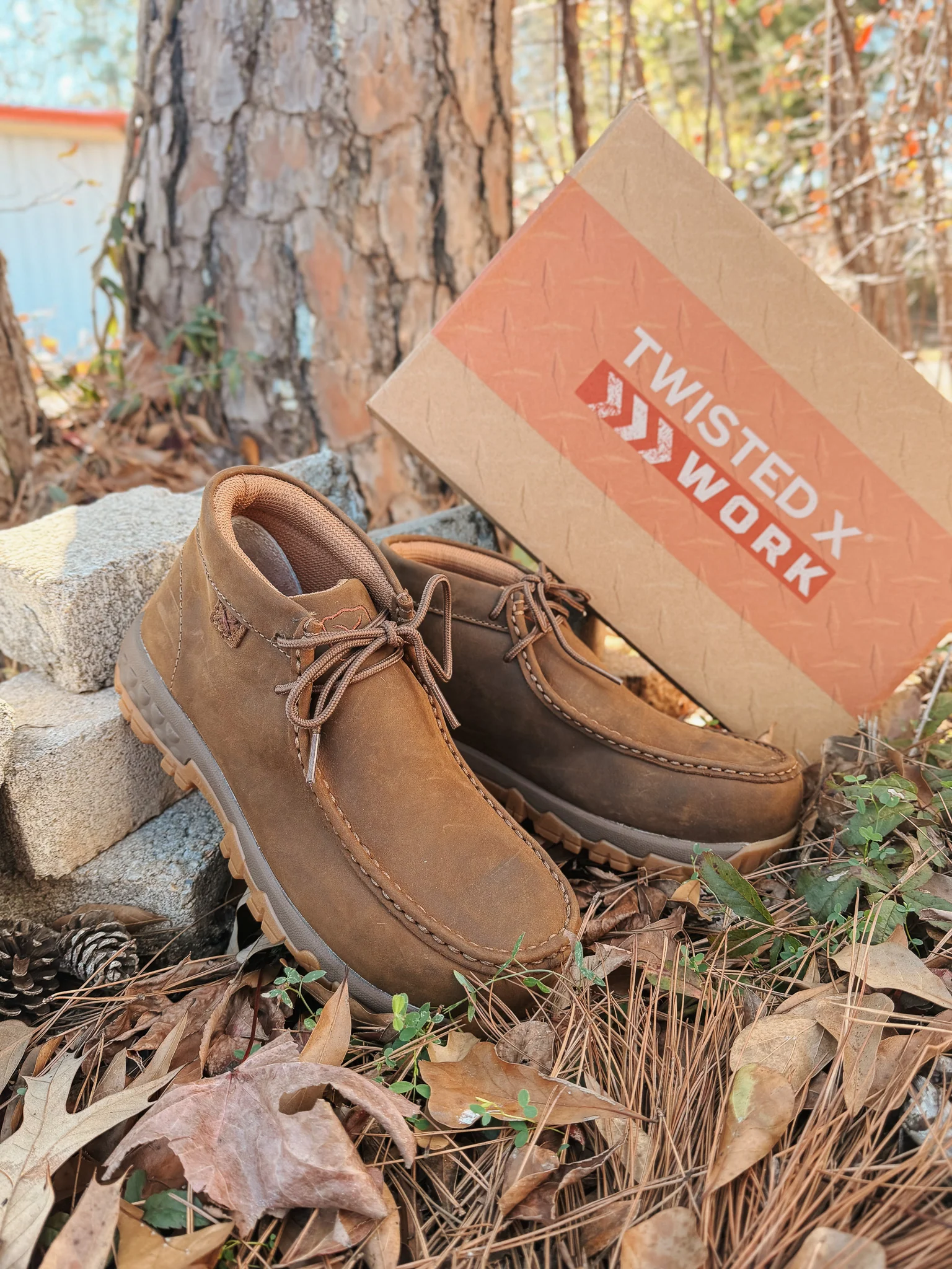 WOMEN'S TWISTED X COMPOSITE TOE WORK CHUKKA DRIVING MOC - Image 2