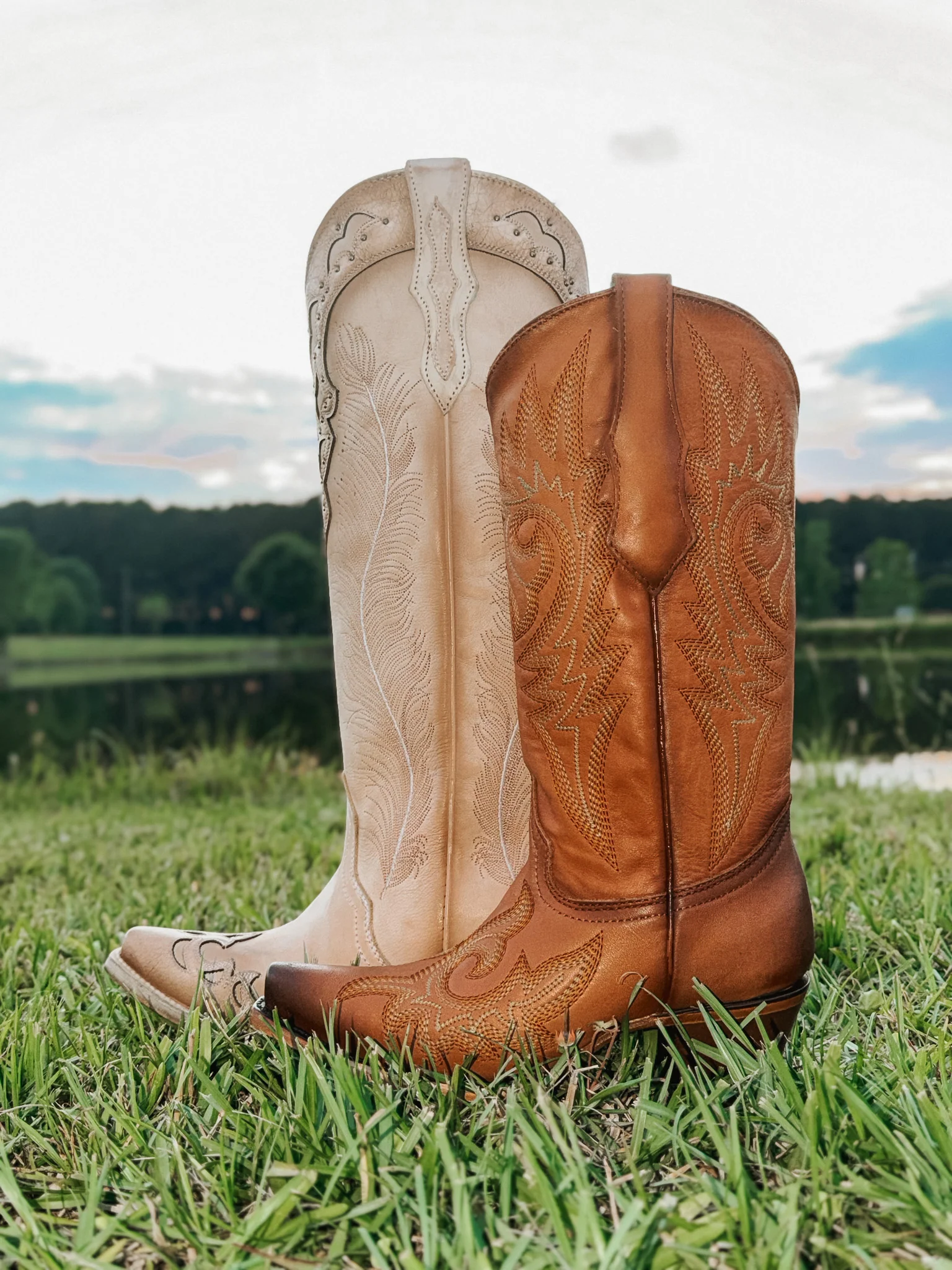Women's Corral Shedron Flames Embroidery Snip Toe Western Boot - Image 5